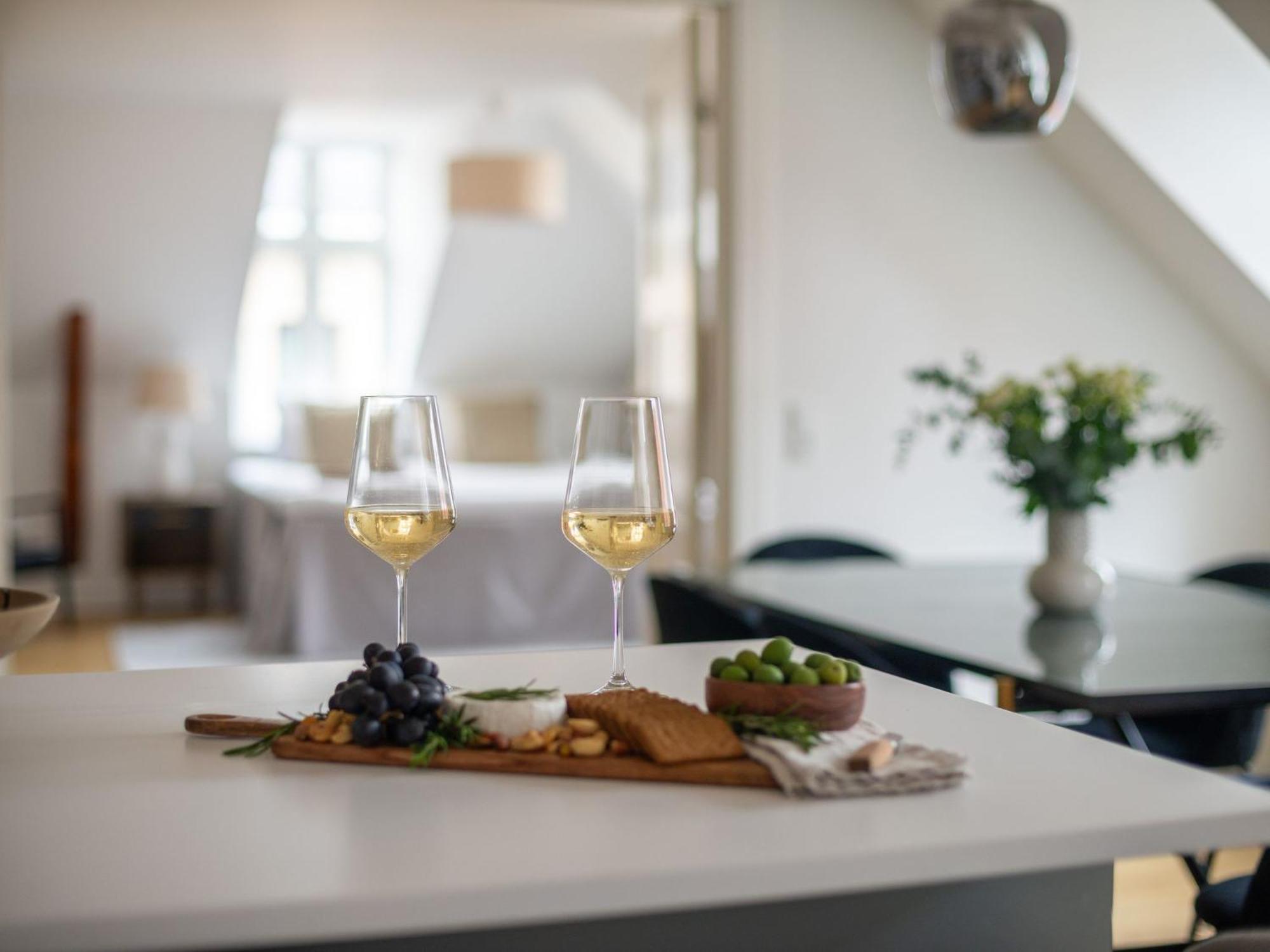 Sanders Leaves - Two-bedroom With Shared Roof-top Terrace * København